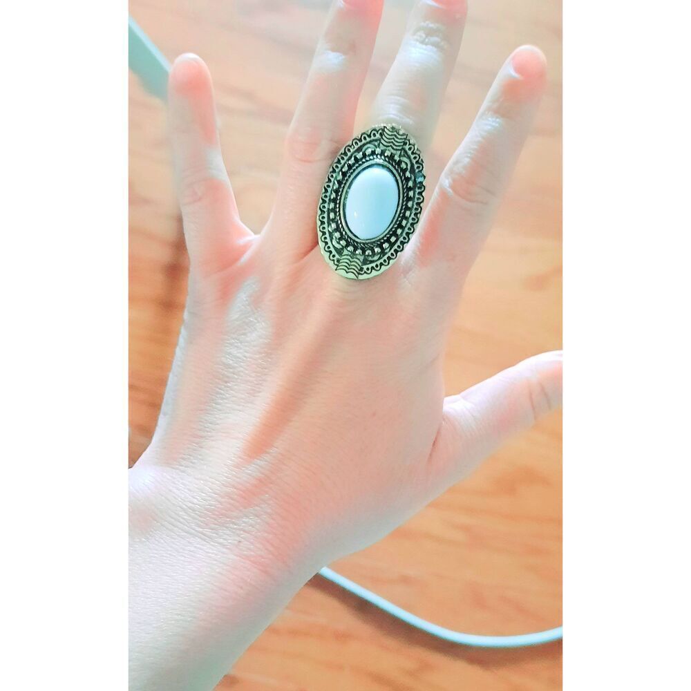 Ladies White Aztec Ring - Picture 6 of 7